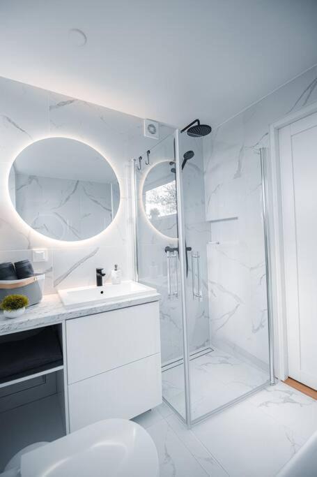 New Luxury 3Br Apartment In Old Town, Free Parking Haapsalu Ngoại thất bức ảnh